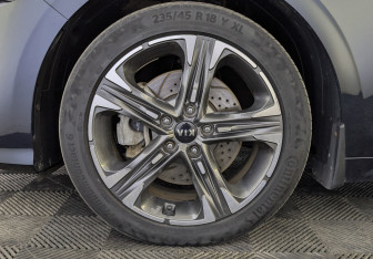 Подержанный автомобиль Kia K5 2021 года (12 фото)