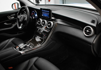 Подержанный автомобиль Mercedes-Benz GLC Coupe 2018 года (25 фото)