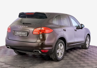 Подержанный автомобиль Porsche Cayenne 2014 года (5 фото)
