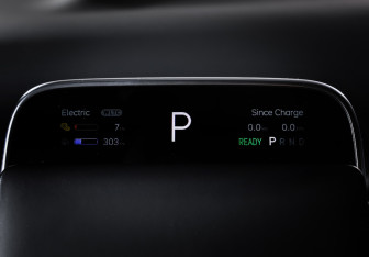 Подержанный автомобиль LiXiang L9 2023 года (18 фото)