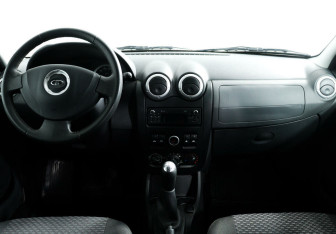 Подержанный автомобиль LADA (ВАЗ) Largus Wagon 2018 года (6 фото)