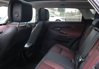 Подержанный автомобиль Land Rover Range Rover Evoque 2024 года (12 фото)