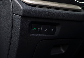 Подержанный автомобиль Skoda Octavia Liftback 2024 года (25 фото)