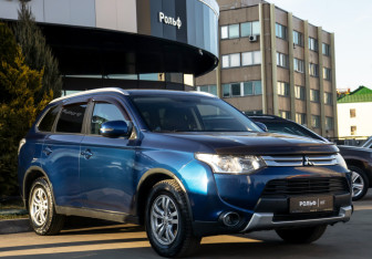 Подержанный автомобиль Mitsubishi Outlander 2014 года (2 фото)