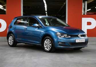 Подержанный автомобиль Volkswagen Golf Hatchback 2013 года (3 фото)
