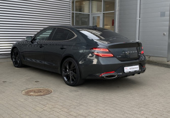 Подержанный автомобиль Genesis G70 2020 года (6 фото)