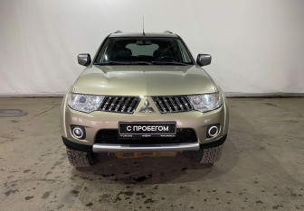 Подержанный автомобиль Mitsubishi Pajero Sport 2008 года (2 фото)
