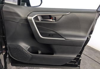 Подержанный автомобиль Toyota RAV4 2022 года (25 фото)