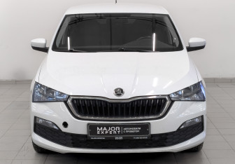 Подержанный автомобиль Skoda Rapid Liftback 2021 года (2 фото)