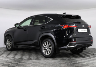 Подержанный автомобиль Lexus NX 2019 года (7 фото)