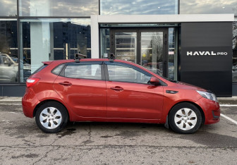 Подержанный автомобиль Kia Rio Hatchback 2015 года (4 фото)