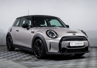 Подержанный автомобиль MINI Hatch 2021 года (3 фото)
