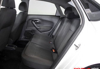 Подержанный автомобиль Volkswagen Polo Sedan 2011 года (10 фото)