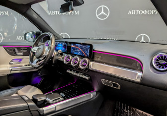 Подержанный автомобиль Mercedes-Benz GLB 2021 года (10 фото)