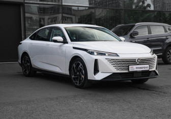 Подержанный автомобиль Changan Lamore 2024 года (3 фото)