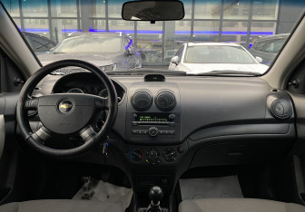Подержанный автомобиль Chevrolet Aveo Sedan 2007 года (11 фото)