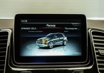 Подержанный автомобиль Mercedes-Benz GLE 2015 года (22 фото)