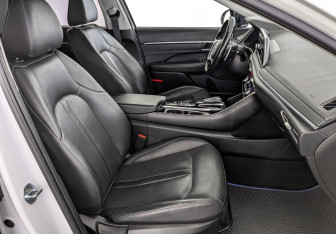 Подержанный автомобиль Hyundai Sonata 2020 года (26 фото)