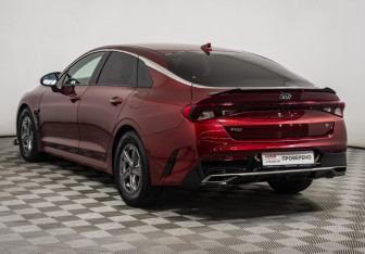 Подержанный автомобиль Kia K5 2020 года (7 фото)