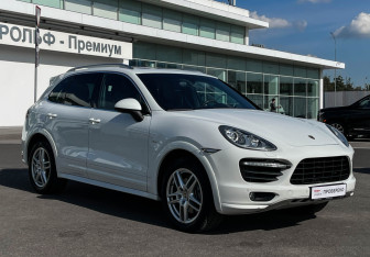 Подержанный автомобиль Porsche Cayenne 2012 года (3 фото)