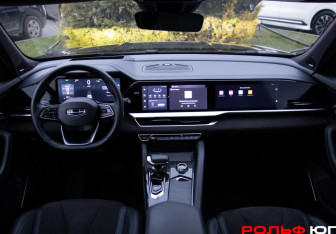 Подержанный автомобиль Geely Monjaro 2023 года (11 фото)