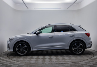 Подержанный автомобиль Audi Q3 2021 года (8 фото)