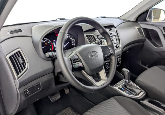 Подержанный автомобиль Hyundai Creta 2017 года (16 фото)