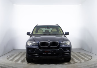 Подержанный автомобиль BMW X5 2010 года (2 фото)