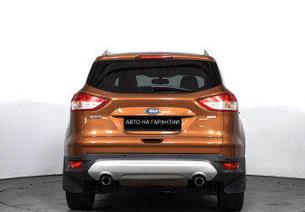 Подержанный автомобиль Ford Kuga 2014 года (4 фото)