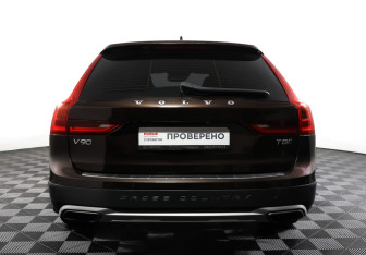 Подержанный автомобиль Volvo V90 Cross Country 2019 года (6 фото)