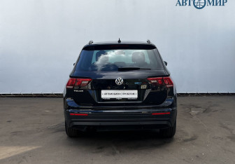 Подержанный автомобиль Volkswagen Tiguan 2019 года (6 фото)