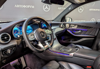 Подержанный автомобиль Mercedes-Benz GLC AMG 2020 года (16 фото)