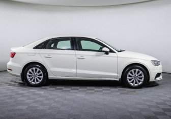 Подержанный автомобиль Audi A3 Sedan 2014 года (8 фото)