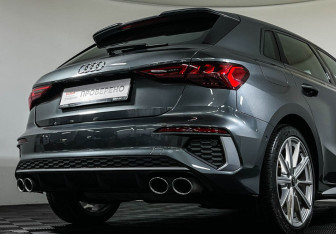 Подержанный автомобиль Audi S3 Hatchback 2020 года (24 фото)