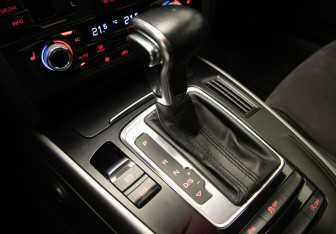 Подержанный автомобиль Audi A4 Sedan 2013 года (19 фото)