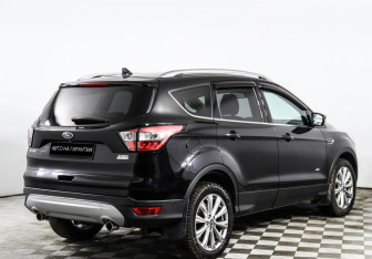 Подержанный автомобиль Ford Kuga 2017 года (3 фото)