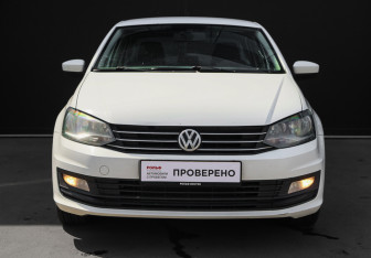 Подержанный автомобиль Volkswagen Polo Sedan 2016 года (2 фото)