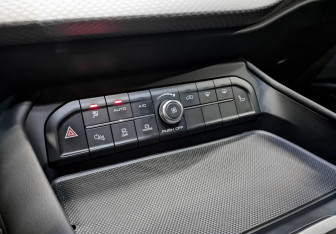 Подержанный автомобиль Haval F7 2024 года (27 фото)