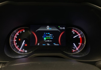 Подержанный автомобиль Toyota RAV4 2021 года (20 фото)