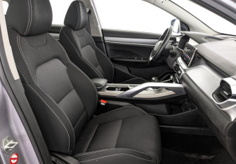 Подержанный автомобиль Geely Coolray 2022 года (23 фото)