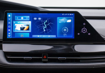 Подержанный автомобиль Changan UNI-K 2023 года (14 фото)