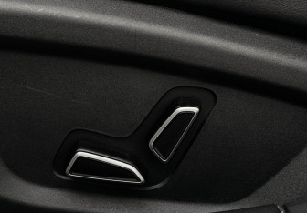 Подержанный автомобиль Changan UNI-V 2023 года (18 фото)