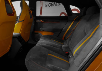 Подержанный автомобиль Zeekr 001 2023 года (10 фото)