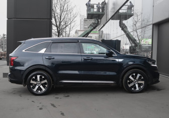 Подержанный автомобиль Kia Sorento 2021 года (4 фото)