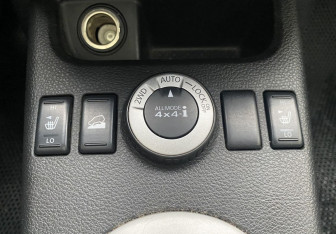 Подержанный автомобиль Nissan X-Trail 2007 года (16 фото)