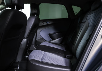 Подержанный автомобиль Opel Astra Hatchback 2014 года (12 фото)