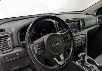 Подержанный автомобиль Kia Sportage 2017 года (13 фото)