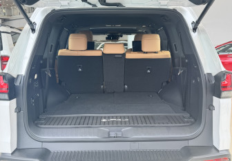 Новый Lexus LX 2024 (8 фото)