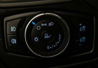 Подержанный автомобиль Ford Focus Hatchback 2014 года (10 фото)