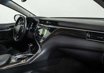 Подержанный автомобиль Toyota Camry Sedan 2020 года (9 фото)